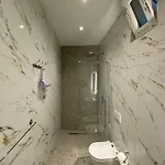Center Apartment *
