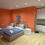 Center Apartment *