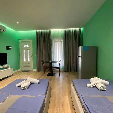 Center Apartment *