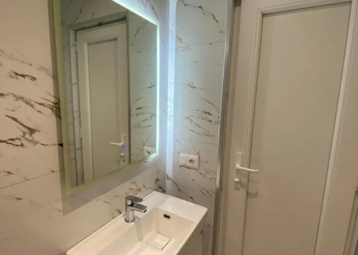 Center Апартаменты Тирана